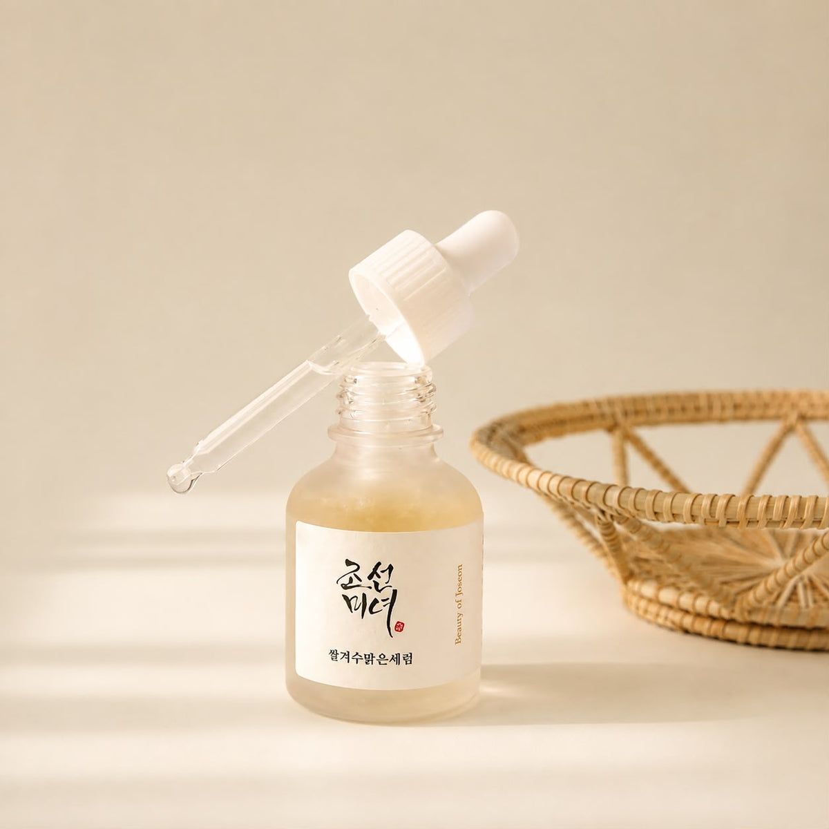 Suero Iluminador de Arroz de Joseon - El Secreto Milenario para una Piel de Porcelana